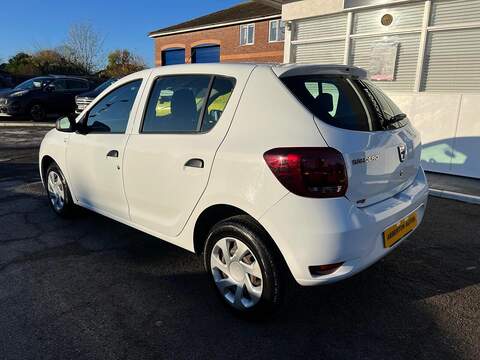 Dacia Sandero Sandero 1.0 SCe Essential Euro 6 5dr - U1651343