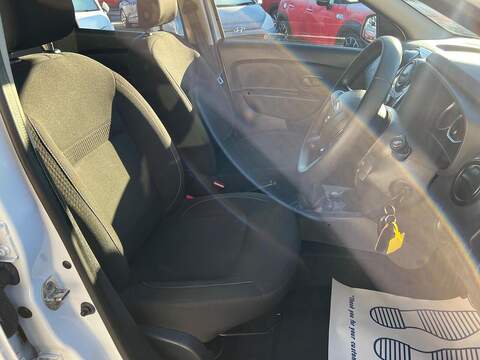 Dacia Sandero Sandero 1.0 SCe Essential Euro 6 5dr - U1651343