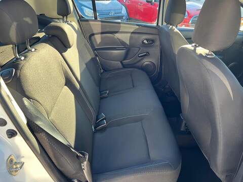 Dacia Sandero Sandero 1.0 SCe Essential Euro 6 5dr - U1651343