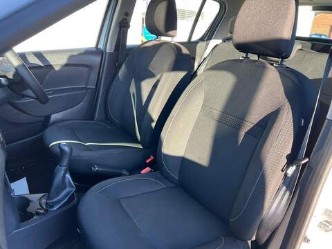 Dacia Sandero Sandero 1.0 SCe Essential Euro 6 5dr - U1651343