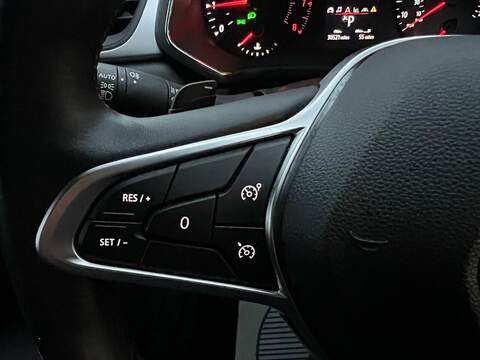 Renault Captur 1.3 TCe Iconic EDC Euro 6 (s/s) 5dr - U1651351