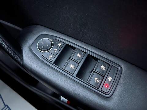 Renault Captur 1.3 TCe Iconic EDC Euro 6 (s/s) 5dr - U1651351