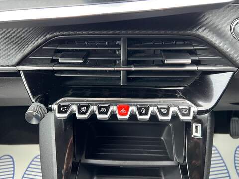 Peugeot 2008 1.2 PureTech Active Premium + Euro 6 (s/s) 5dr - U1651370