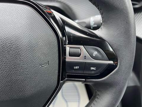 Peugeot 2008 1.2 PureTech Active Premium + Euro 6 (s/s) 5dr - U1651370