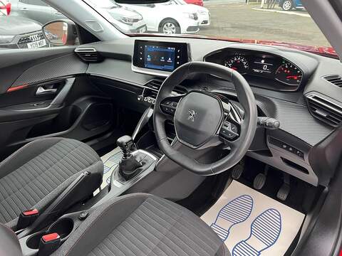 Peugeot 2008 1.2 PureTech Active Premium + Euro 6 (s/s) 5dr - U1651370