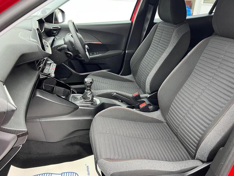 Peugeot 2008 1.2 PureTech Active Premium + Euro 6 (s/s) 5dr - U1651370