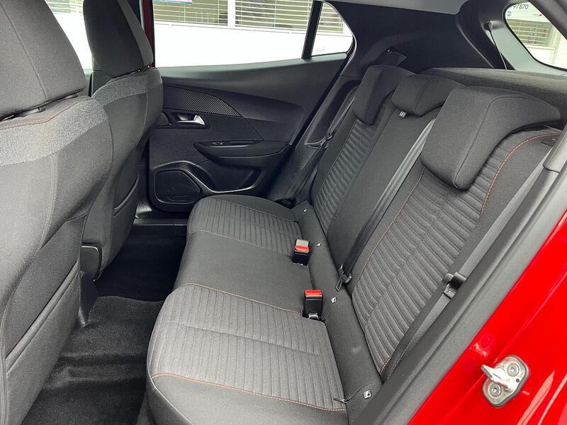 Peugeot 2008 1.2 PureTech Active Premium + Euro 6 (s/s) 5dr - U1651370