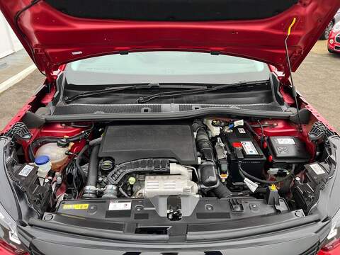 Peugeot 2008 1.2 PureTech Active Premium + Euro 6 (s/s) 5dr - U1651370