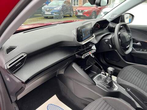 Peugeot 2008 1.2 PureTech Active Premium + Euro 6 (s/s) 5dr - U1651370