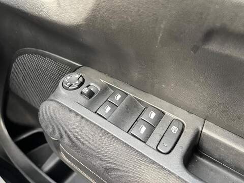 Citroen C3 Aircross 1.2 PureTech Shine Plus SUV 5dr Petrol EAT6 Euro 6 (s/s) (130 ps) - U1651372