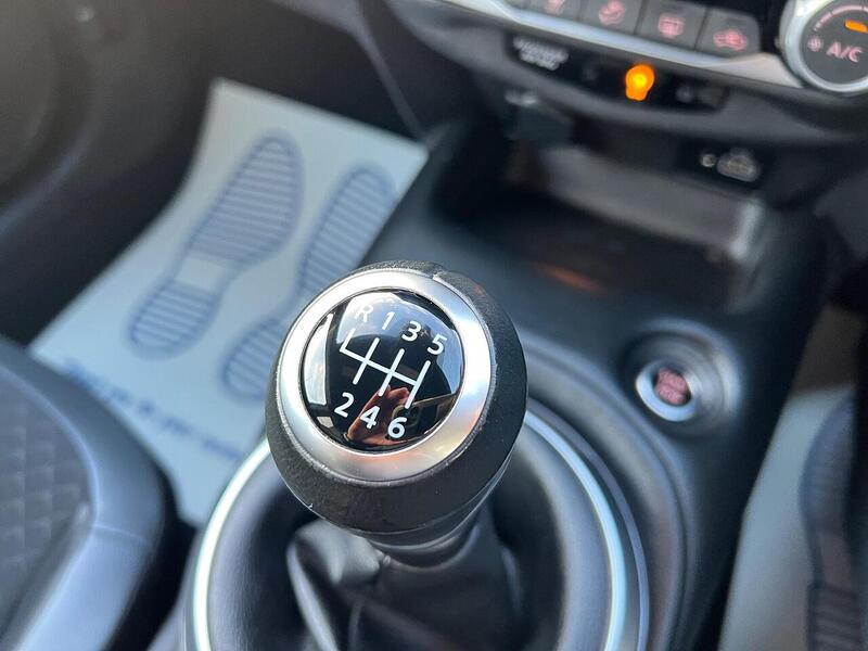 Nissan Juke 1.0 DIG-T N-Connecta Euro 6 (s/s) 5dr - U1651373