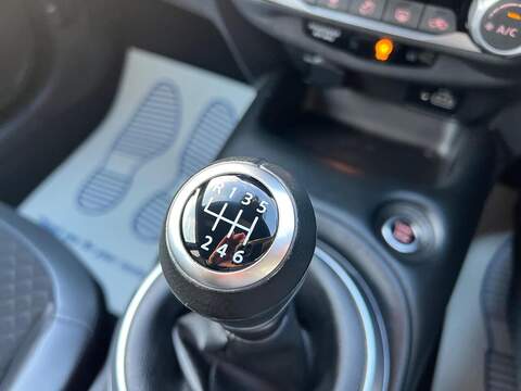 Nissan Juke 1.0 DIG-T N-Connecta Euro 6 (s/s) 5dr - U1651373