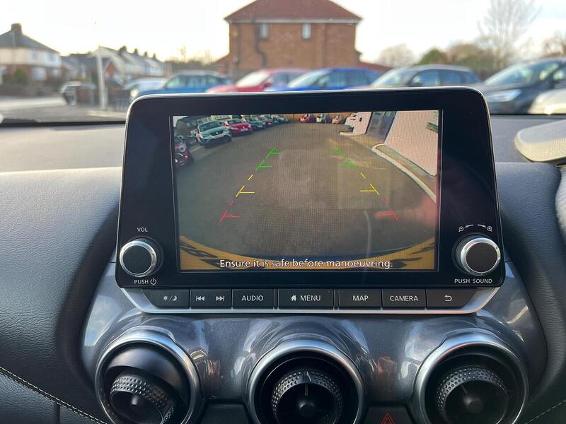 Nissan Juke 1.0 DIG-T N-Connecta Euro 6 (s/s) 5dr - U1651373