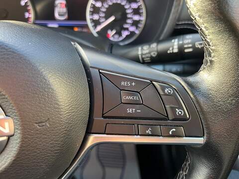 Nissan Juke 1.0 DIG-T N-Connecta Euro 6 (s/s) 5dr - U1651373