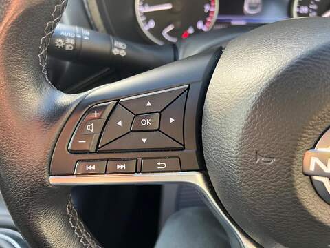 Nissan Juke 1.0 DIG-T N-Connecta Euro 6 (s/s) 5dr - U1651373