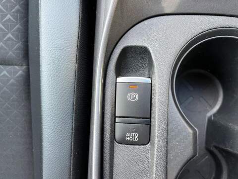 Nissan Juke 1.0 DIG-T N-Connecta Euro 6 (s/s) 5dr - U1651373