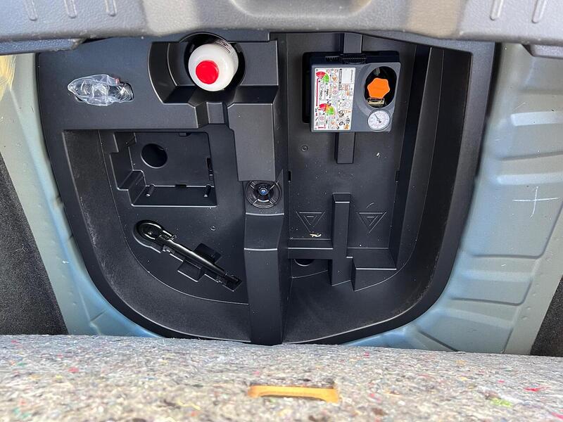 Nissan Juke 1.0 DIG-T N-Connecta Euro 6 (s/s) 5dr - U1651373