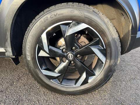 Nissan Juke 1.0 DIG-T N-Connecta Euro 6 (s/s) 5dr - U1651373