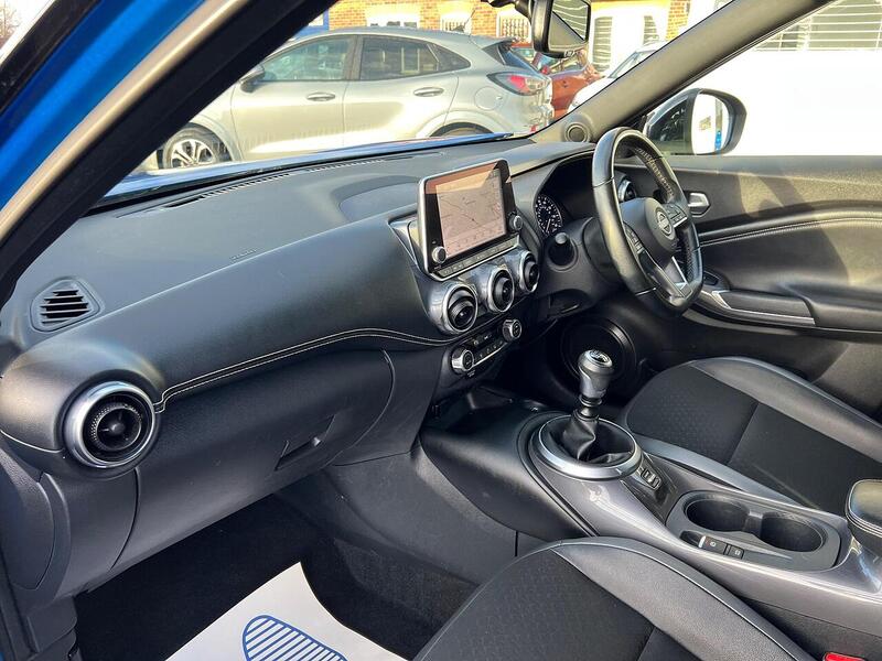Nissan Juke 1.0 DIG-T N-Connecta Euro 6 (s/s) 5dr - U1651373