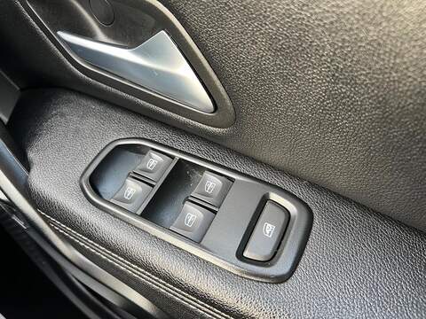 Dacia Duster 1.0 TCe Prestige Euro 6 (s/s) 5dr - U1651374