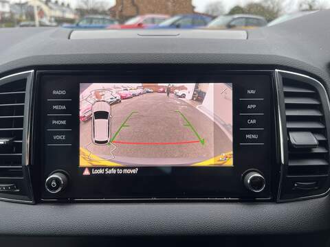 Skoda Karoq 1.0 TSI SE L SUV 5dr Petrol Manual Euro 6 (s/s) (110 ps) - U1651380