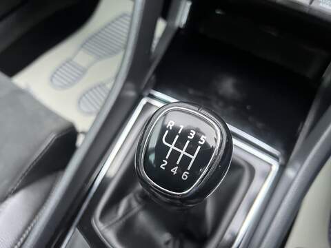 Skoda Karoq 1.0 TSI SE L SUV 5dr Petrol Manual Euro 6 (s/s) (110 ps) - U1651380