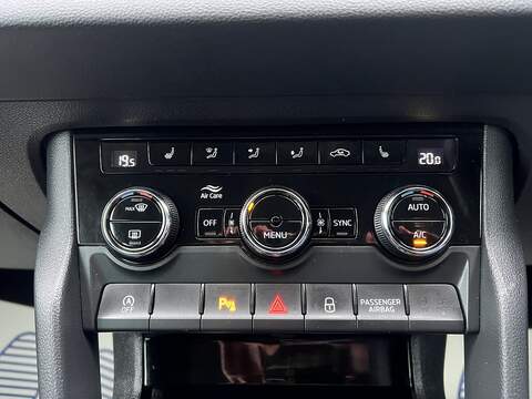 Skoda Karoq 1.0 TSI SE L SUV 5dr Petrol Manual Euro 6 (s/s) (110 ps) - U1651380