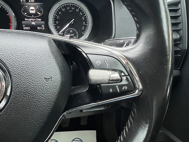 Skoda Karoq 1.0 TSI SE L SUV 5dr Petrol Manual Euro 6 (s/s) (110 ps) - U1651380