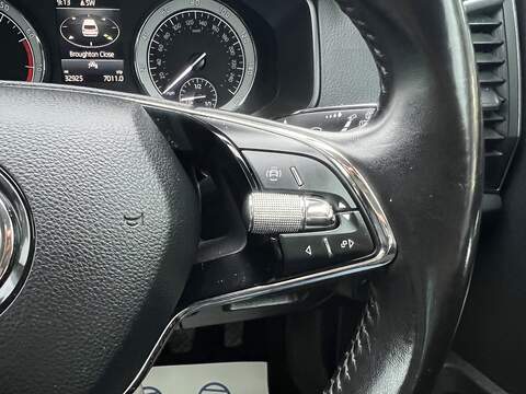 Skoda Karoq 1.0 TSI SE L SUV 5dr Petrol Manual Euro 6 (s/s) (110 ps) - U1651380