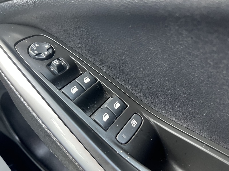 Vauxhall Grandland 1.2 Turbo Elite Euro 6 (s/s) 5dr - U1651386