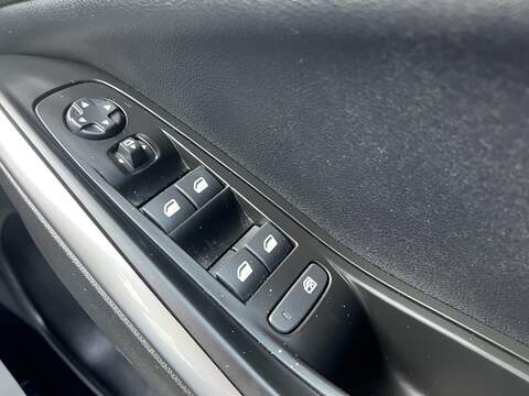 Vauxhall Grandland 1.2 Turbo Elite Euro 6 (s/s) 5dr - U1651386