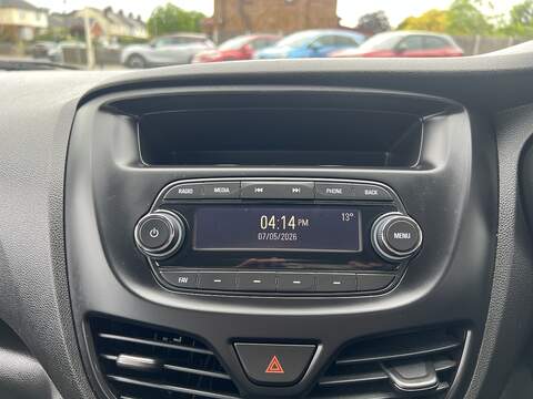 Vauxhall Viva 1.0i SE Euro 6 5dr (a/c) - U1651387