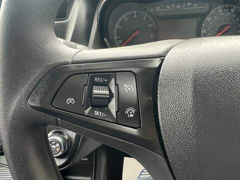 Vauxhall Viva 1.0i SE Euro 6 5dr (a/c) - U1651387