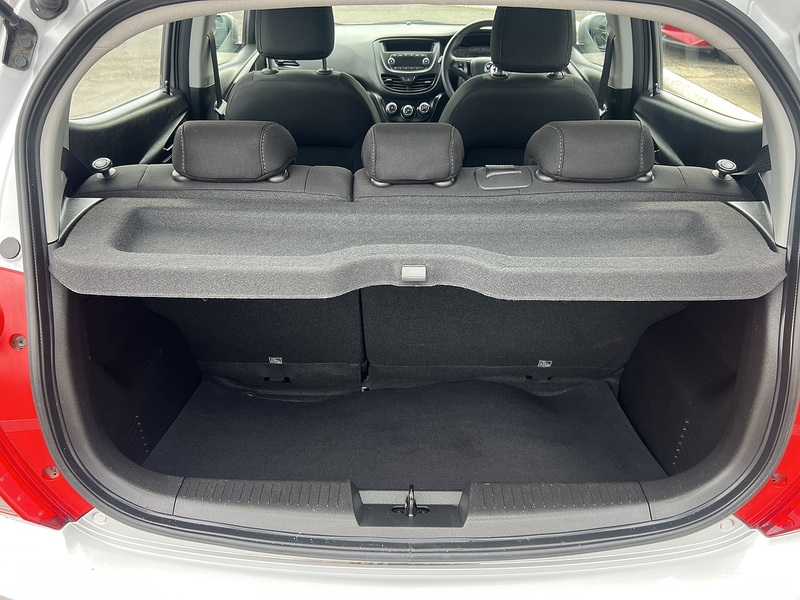 Vauxhall Viva 1.0i SE Euro 6 5dr (a/c) - U1651387