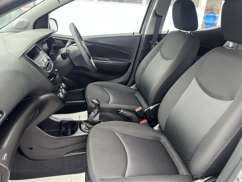 Vauxhall Viva 1.0i SE Euro 6 5dr (a/c) - U1651387