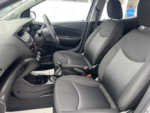 Vauxhall Viva 1.0i SE Euro 6 5dr (a/c) - U1651387