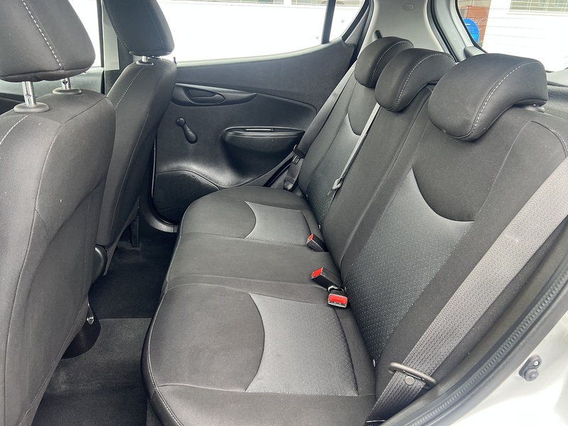 Vauxhall Viva 1.0i SE Euro 6 5dr (a/c) - U1651387