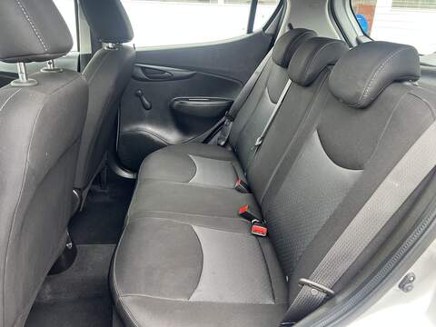 Vauxhall Viva 1.0i SE Euro 6 5dr (a/c) - U1651387
