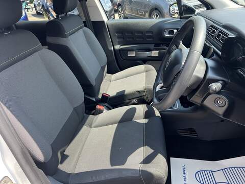 Citroen C3 1.2 PureTech C-Series Edition Hatchback 5dr Petrol Manual Euro 6 (s/s) (83 ps) - U1651396