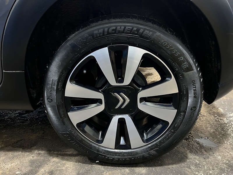 Citroen C3 1.2 PureTech C-Series Edition Hatchback 5dr Petrol Manual Euro 6 (s/s) (83 ps) - U1651397