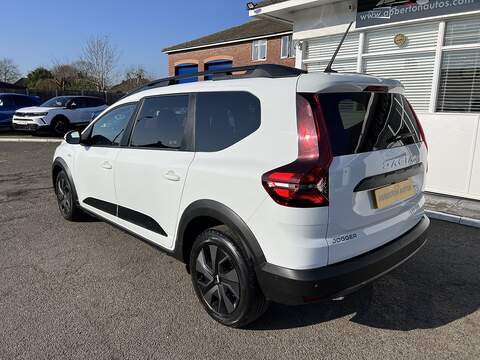Dacia Jogger 1.0 TCe Expression MPV 5dr Petrol Manual Euro 6 (s/s) (110 ps) - U1651412