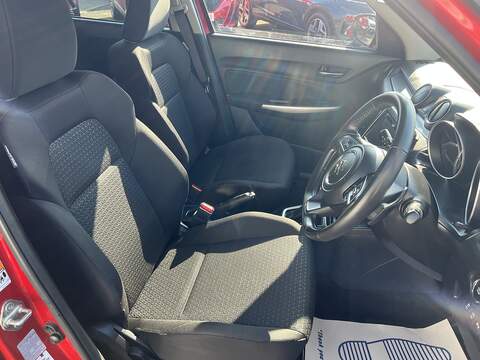 Suzuki Swift 1.2 Dualjet MHEV SZ5 Hatchback 5dr Petrol Hybrid CVT Euro 6 (s/s) (83 ps) - U1651429