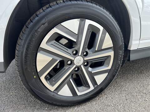 Hyundai KONA 39kWh Premium SUV 5dr Electric Auto (10.5kW Charger) (136 ps) - U1651431
