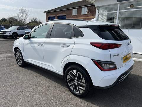 Hyundai KONA 39kWh Premium SUV 5dr Electric Auto (10.5kW Charger) (136 ps) - U1651431