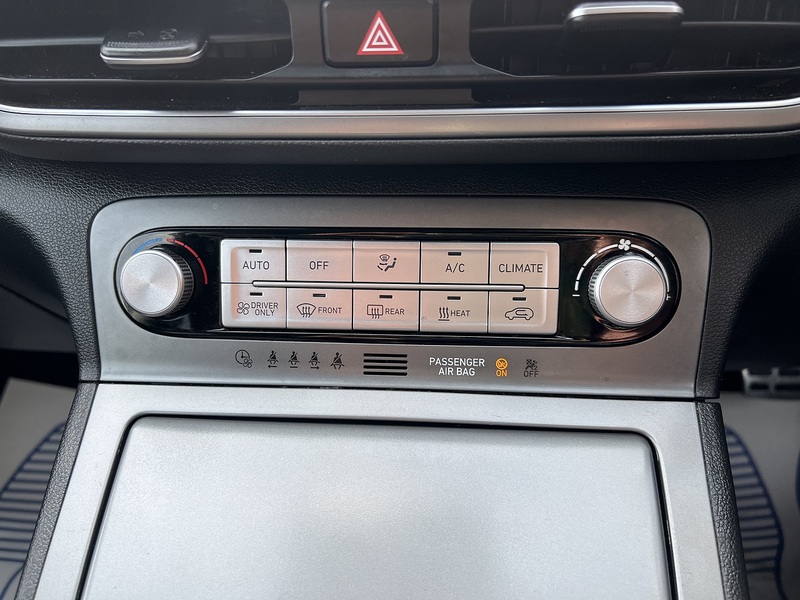 Hyundai KONA 39kWh Premium SUV 5dr Electric Auto (10.5kW Charger) (136 ps) - U1651431
