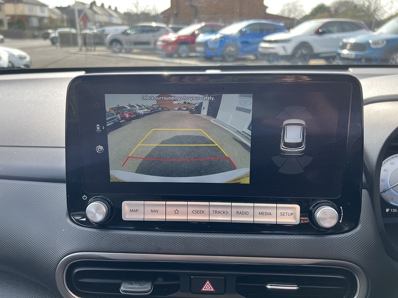Hyundai KONA 39kWh Premium SUV 5dr Electric Auto (10.5kW Charger) (136 ps) - U1651431