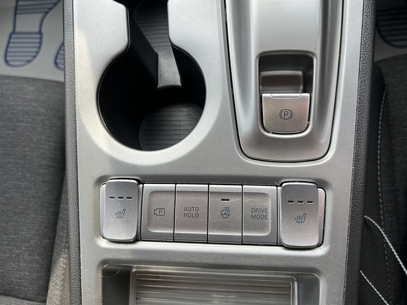 Hyundai KONA 39kWh Premium SUV 5dr Electric Auto (10.5kW Charger) (136 ps) - U1651431