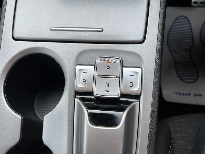Hyundai KONA 39kWh Premium SUV 5dr Electric Auto (10.5kW Charger) (136 ps) - U1651431