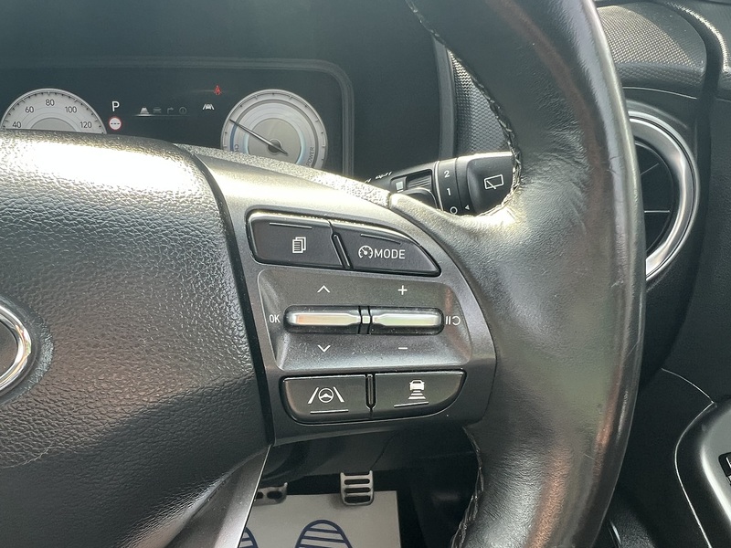 Hyundai KONA 39kWh Premium SUV 5dr Electric Auto (10.5kW Charger) (136 ps) - U1651431