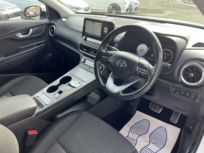 Hyundai KONA 39kWh Premium SUV 5dr Electric Auto (10.5kW Charger) (136 ps) - U1651431